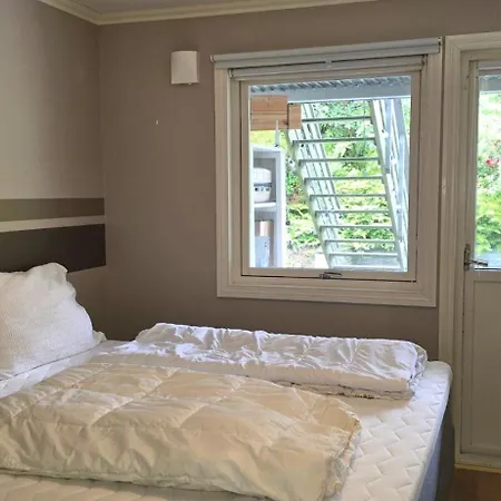 Child-friendly With 5 For 2 Families Feriehus Bergen